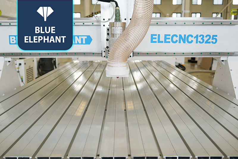 數(shù)控雕刻機(jī)